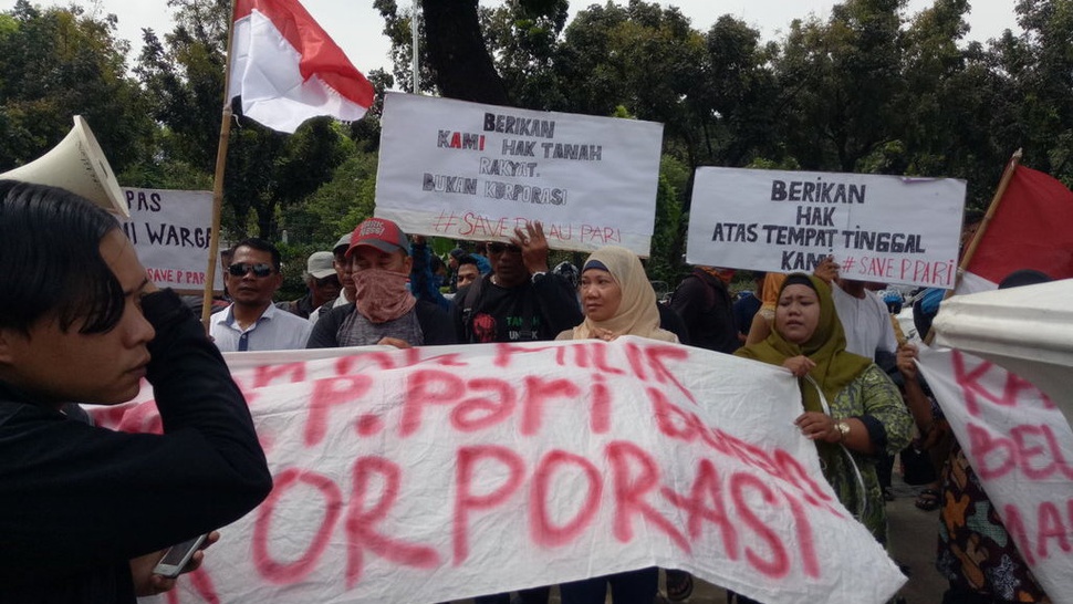 Puluhan Warga Demo Tuntut Pemprov Cabut SHM di Pulau Pari