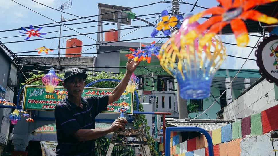 2018/04/10/kampung-warna-warni-papanggo-priok--2--tirto.jpg