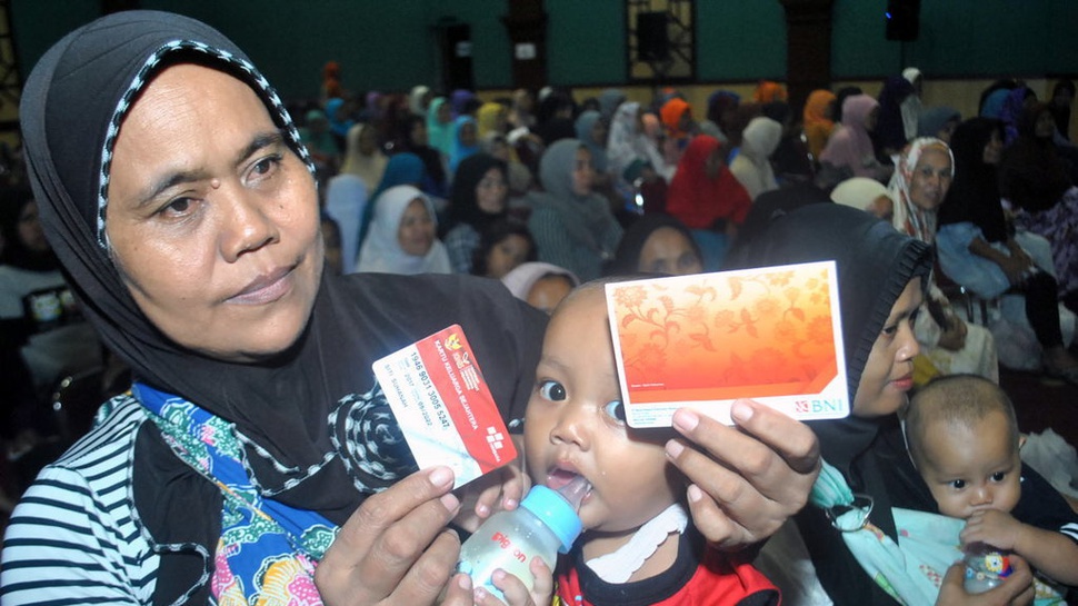 FITRA Usul Jokowi Lebih Baik Buat 1 Kartu Perlindungan Sosial