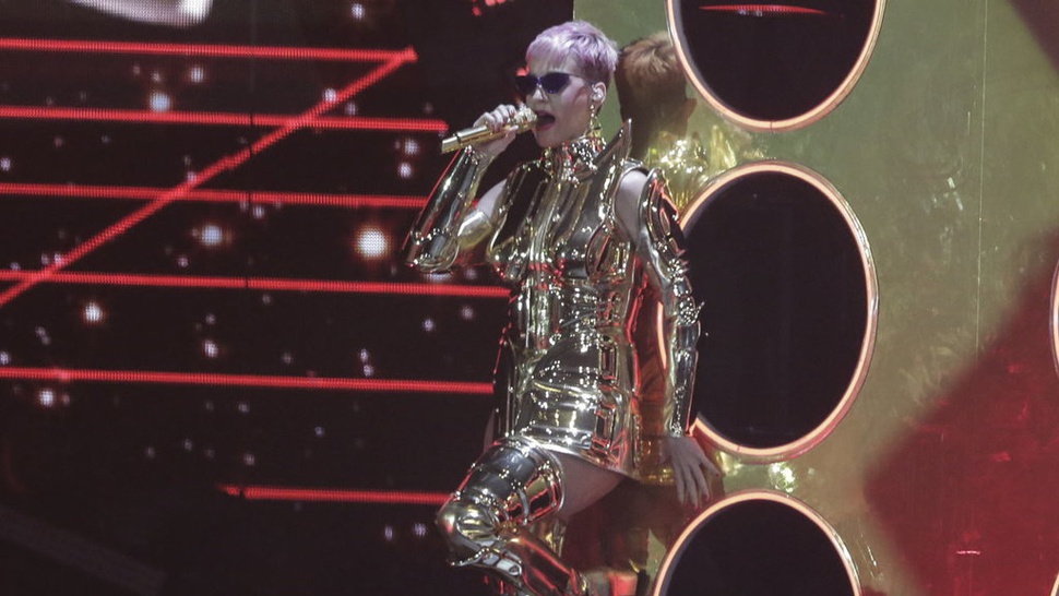 Katy Perry Rilis Video Klip Berjudul 'Never Worn White'