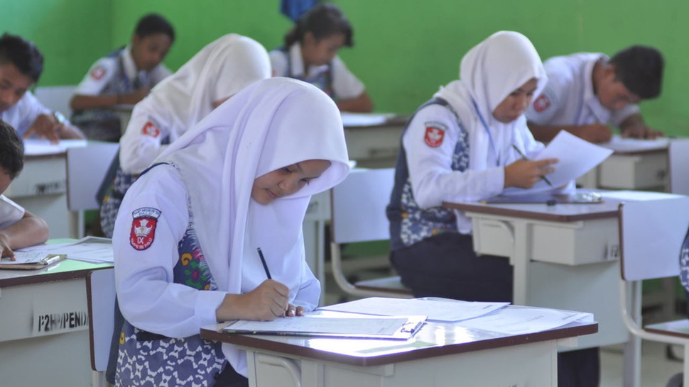 Nilai Ujian Nasional 2018 Pelajar SMP di Jawa Timur Menurun