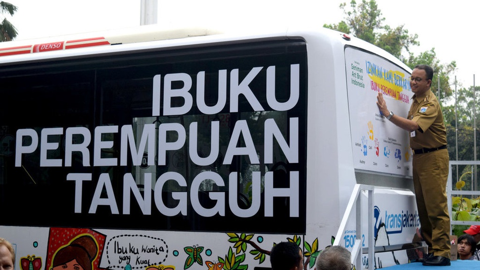 2018/04/24/mural-bus-transjakarta-anies-tirto-mico--2.jpg