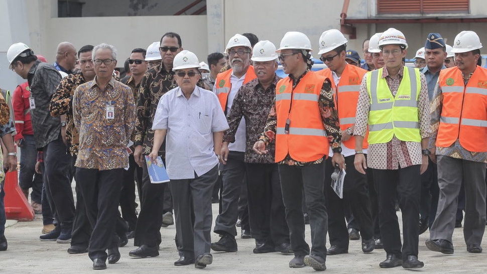 Sandiaga Merespons Permintaan Jokowi untuk Transportasi Listrik