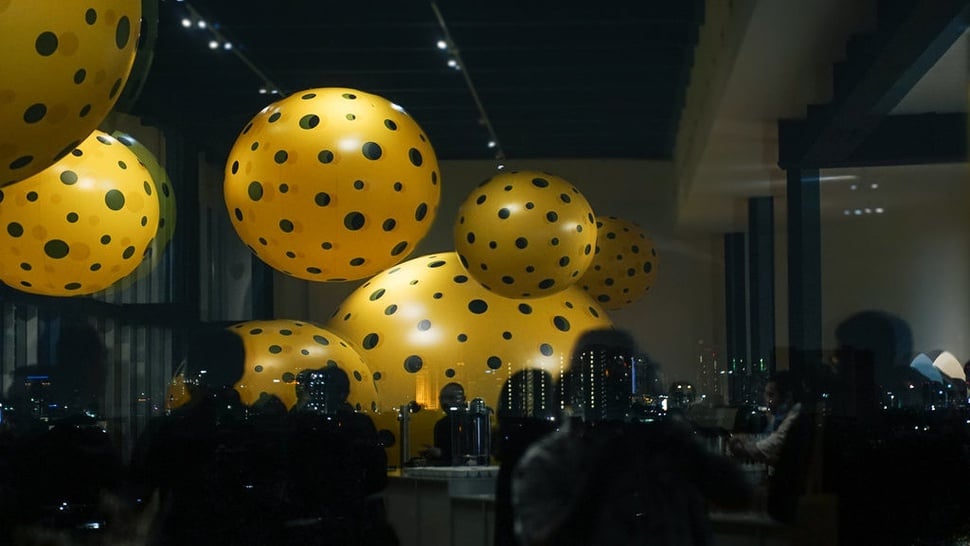 2018/05/09/antusias-pembukaan-pameran-seni-rupa-yayoi-kusama--1--tirto.id-hafitz-maulana.jpg