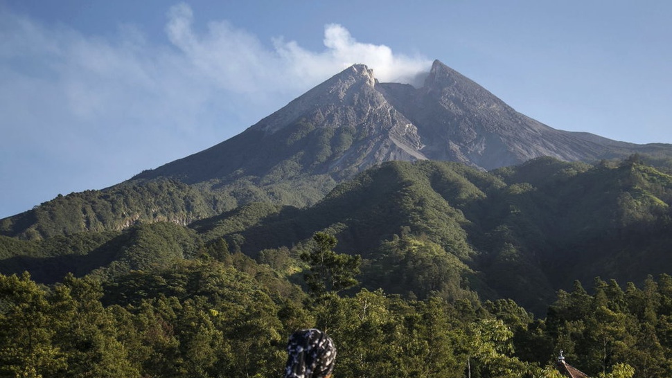 Kronologi Tiga Kali Letusan Freatik Gunung Merapi pada Senin 