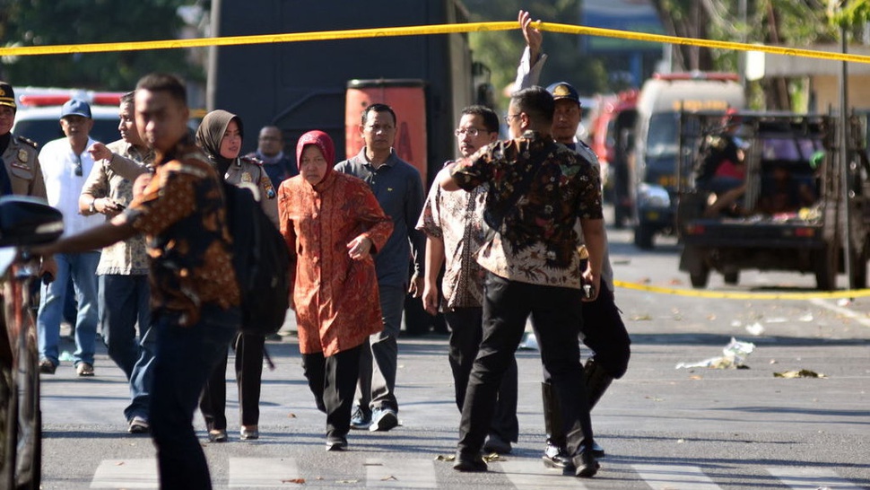 Risma Minta Warga Surabaya Tidak Menyerah Karena Serangan Teror