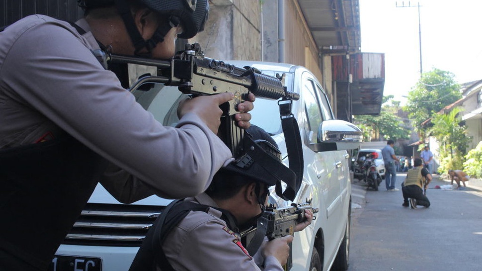 Aksi Teror Bom Surabaya: Pengamanan Gedung Pemkot & DPRD Diperketat