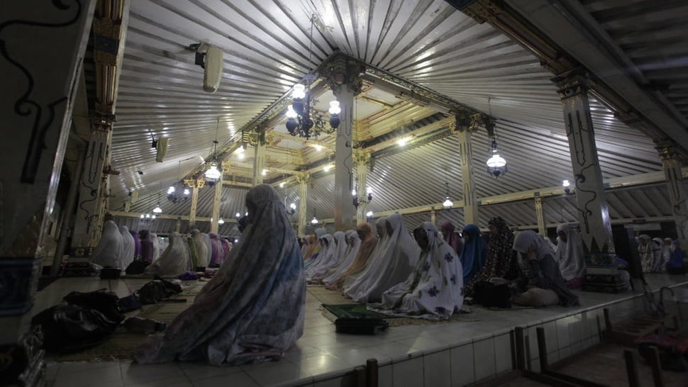 Masjid yang Menggelar Salat Tarawih Malam Ini di Jakarta & Jogja
