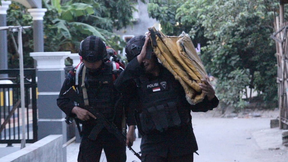 Polri Amankan 74 Terduga Teroris Usai Aksi Teror Bom Surabaya