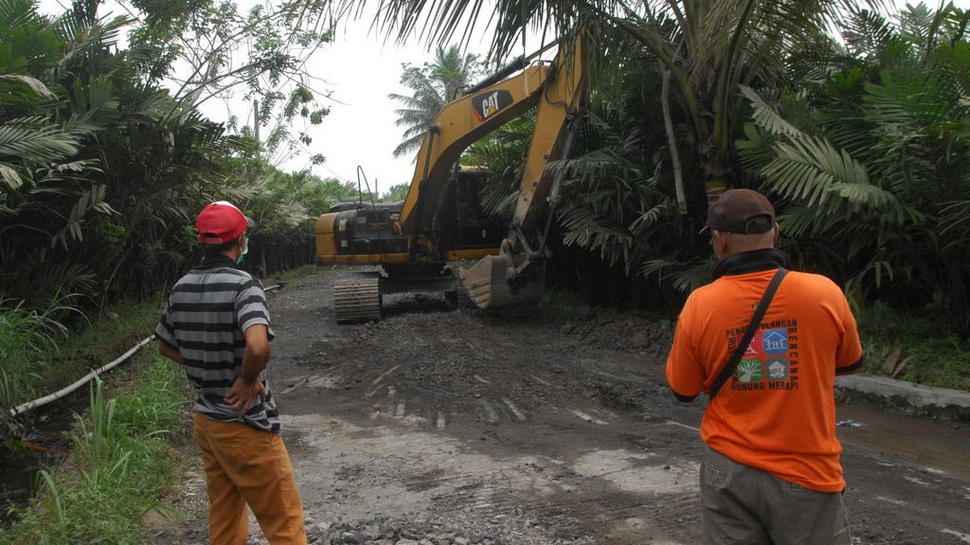 Pasca-Erupsi Susulan Merapi, Warga Desa Perbaiki Jalur Evakuasi