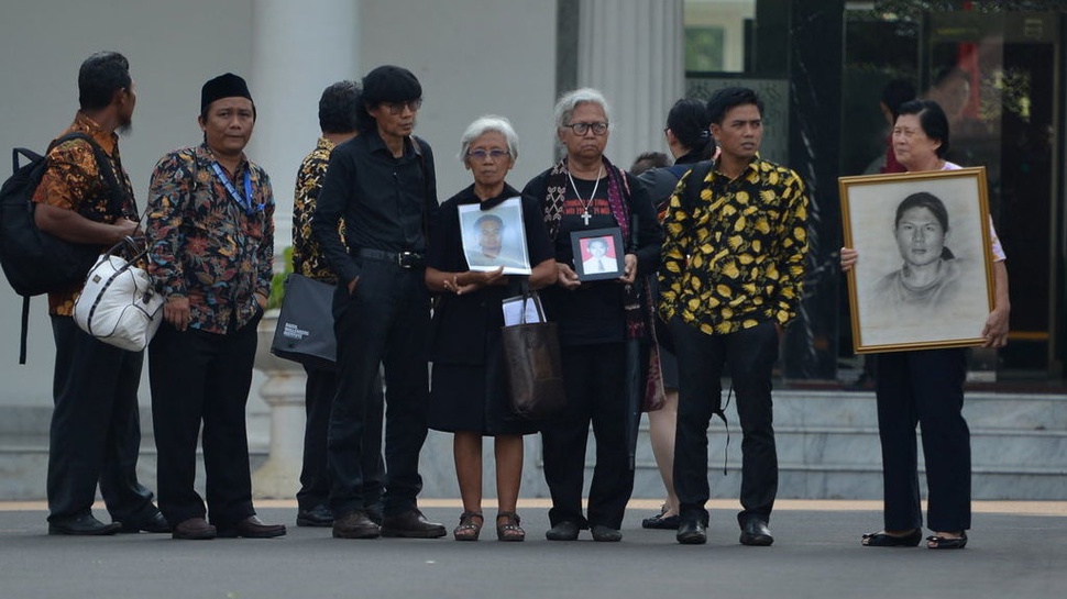 Suara Pesimistis Usai Jokowi Terima Keluarga Korban Pelanggaran HAM