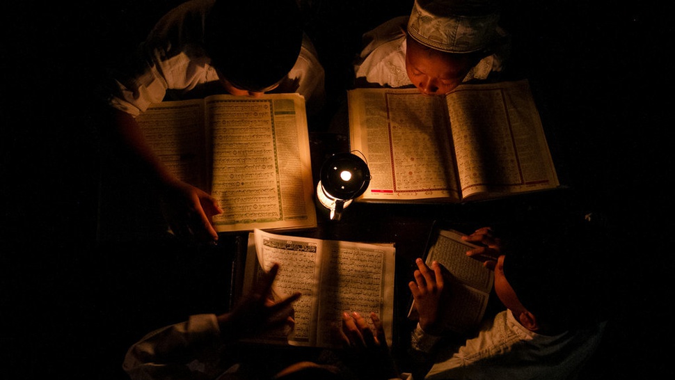Makna Nuzulul Quran & Cara Memperingati di Masjid & Sekolah