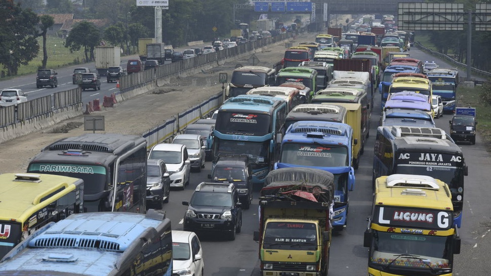 90 Ribu Kendaraan Sudah Kembali ke Jakarta Lewat Tol Cikampek