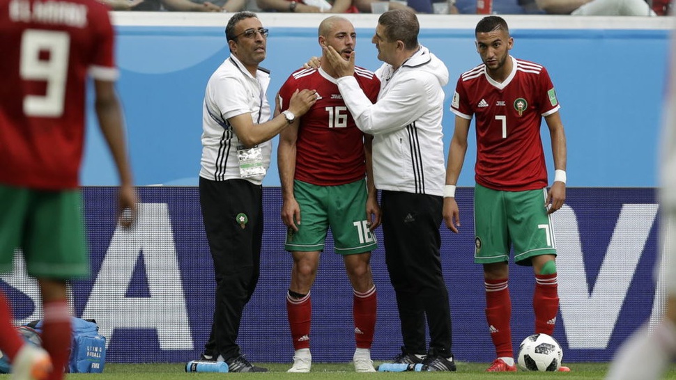 Nordin Amrabat Tuding Wasit Portugal vs Maroko Minta Jersey Ronaldo