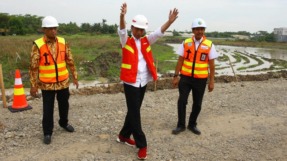 Presiden Jokowi Tinjau Pembangunan Runway 3 Bandara Soetta