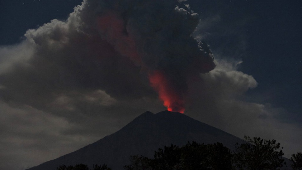 Gunung Agung Aktif Keluarkan Lava, PVMBG: Terjadi Erupsi Efusif