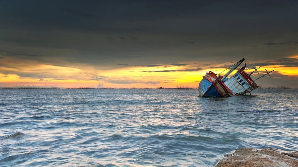 Kapal Kargo Rute Sunda Kelapa-Pontianak Tenggelam di Belitung