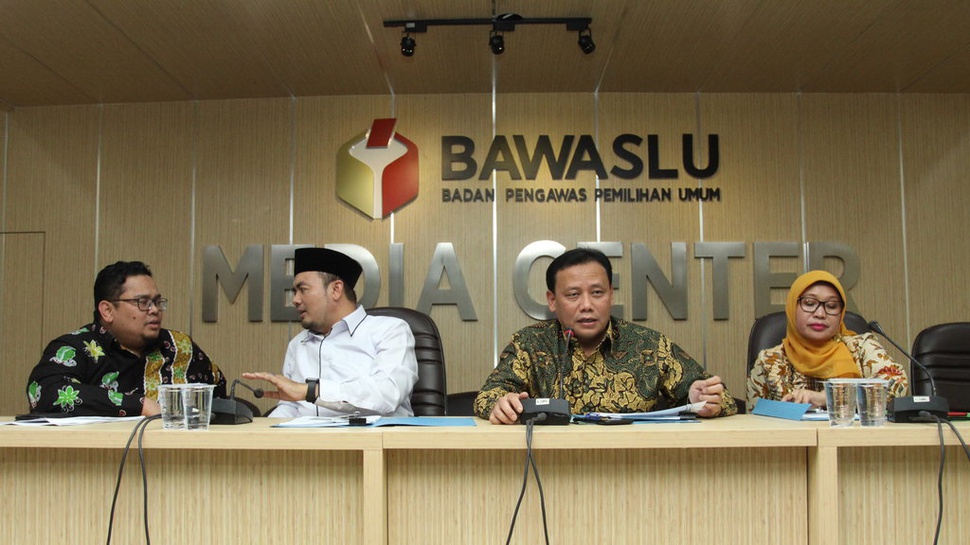 Pelantikan 1.914 Anggota Bawaslu se-Indonesia Pecahkan Rekor MURI