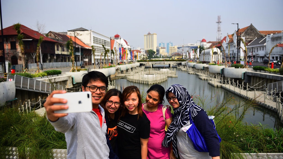 Wajah Baru Kali Besar Jadi Jujukan Selfie Wisatawan