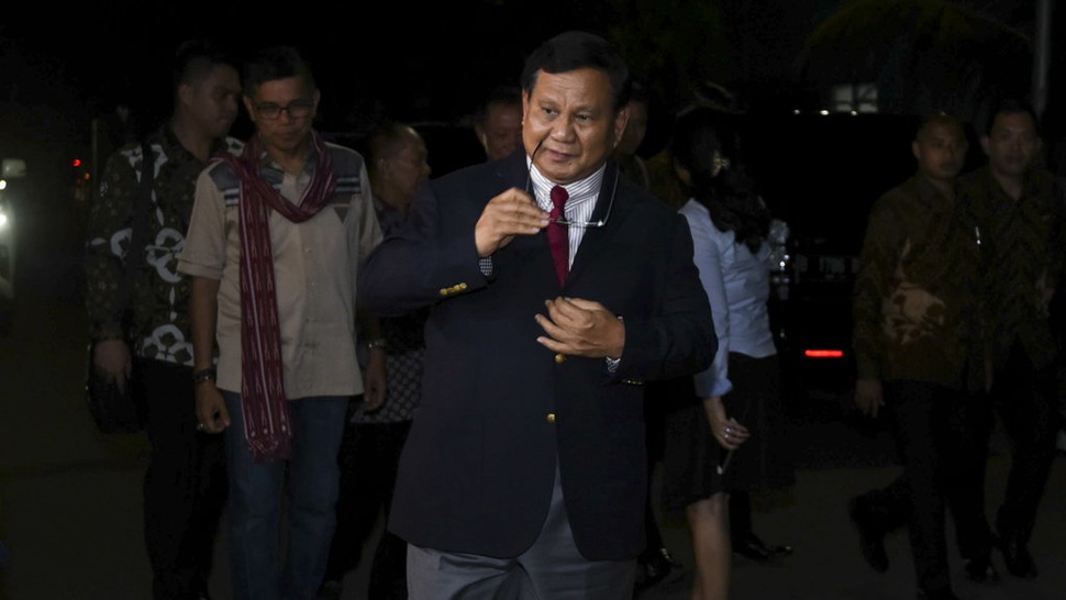 Yang Dibicarakan Prabowo Saat Membesuk SBY di RSPAD