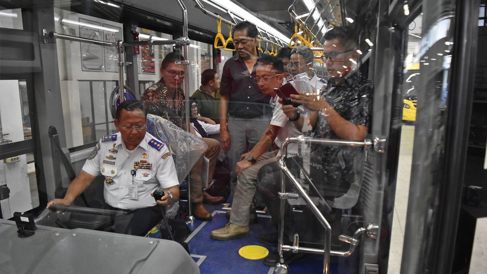 Pemerintah akan Beli Layanan Transportasi Umum di Surabaya & 5 Kota