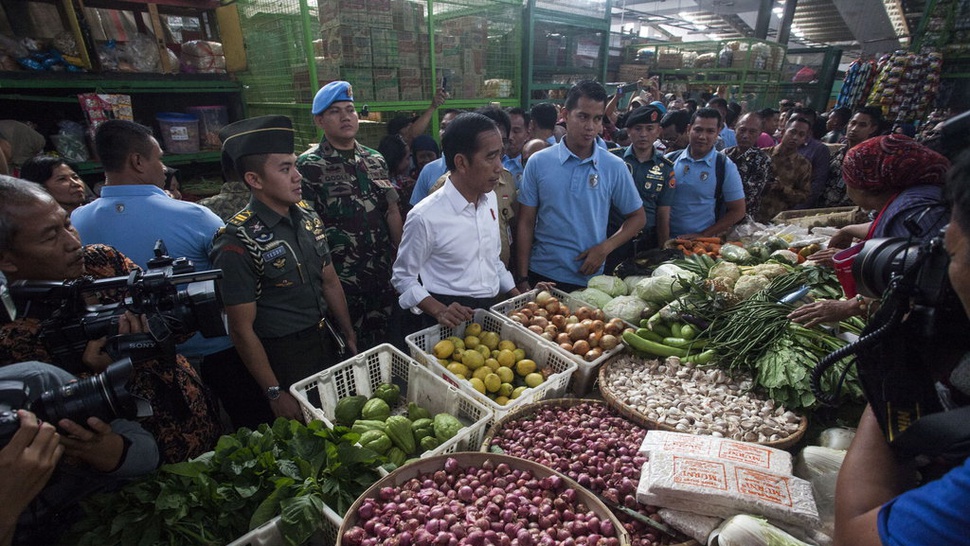 Blusukan ke Pasar Anyar, Jokowi: Jangan Teriak Harga Mahal