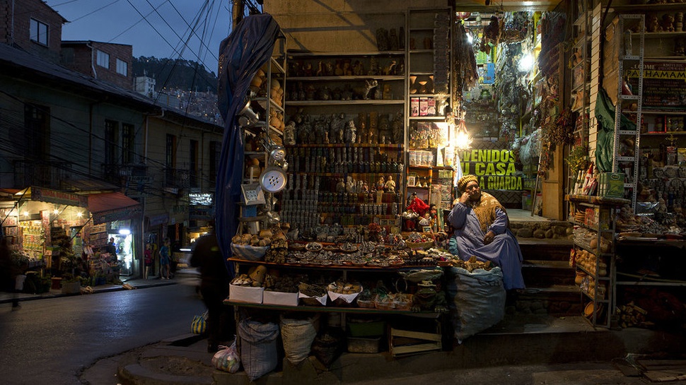 2018/07/27/warung-penyihir-bolivia--ap.jpg