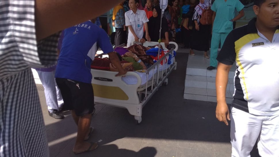 Gempa NTB-Bali: Pasien RSUD Selong Lombok Evakuasi Diri