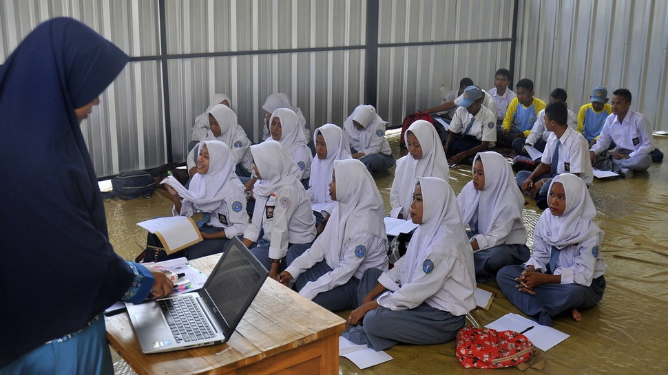 Kemenko PMK: Indonesia Butuh 100 Ribu Guru Produktif Untuk SMK
