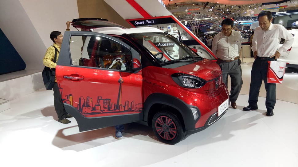 Wuling Kenalkan E200 & E100 di Indonesia Electric Motors Show 2019
