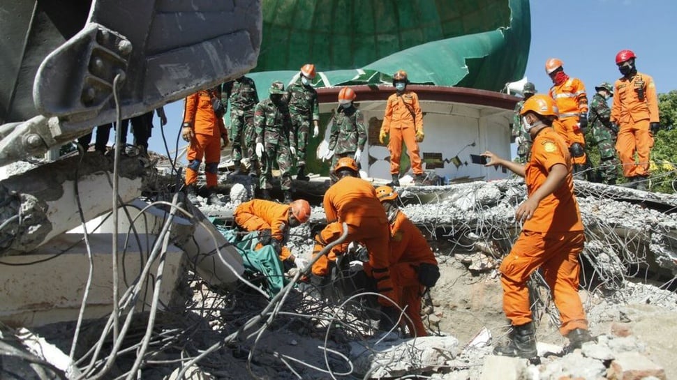 Gempa Lombok 7 SR: Basarnas dan Tim SAR Bagi Lima Sektor Evakuasi