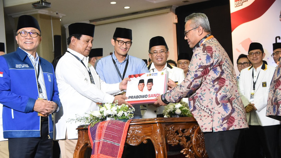 Prabowo-Sandiaga Uno Mendaftar ke KPU