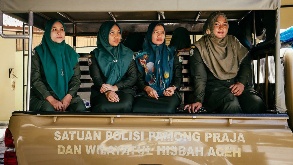 Mengikuti Patroli Polisi Syariah Aceh: Bagian Tubuhmu adalah Dosa