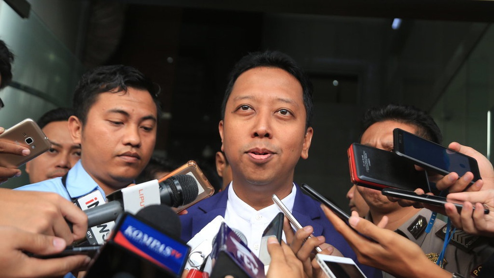 Usai OTT Ketum PPP Romahurmuziy, KPK Bawa 6 Orang Ke Jakarta