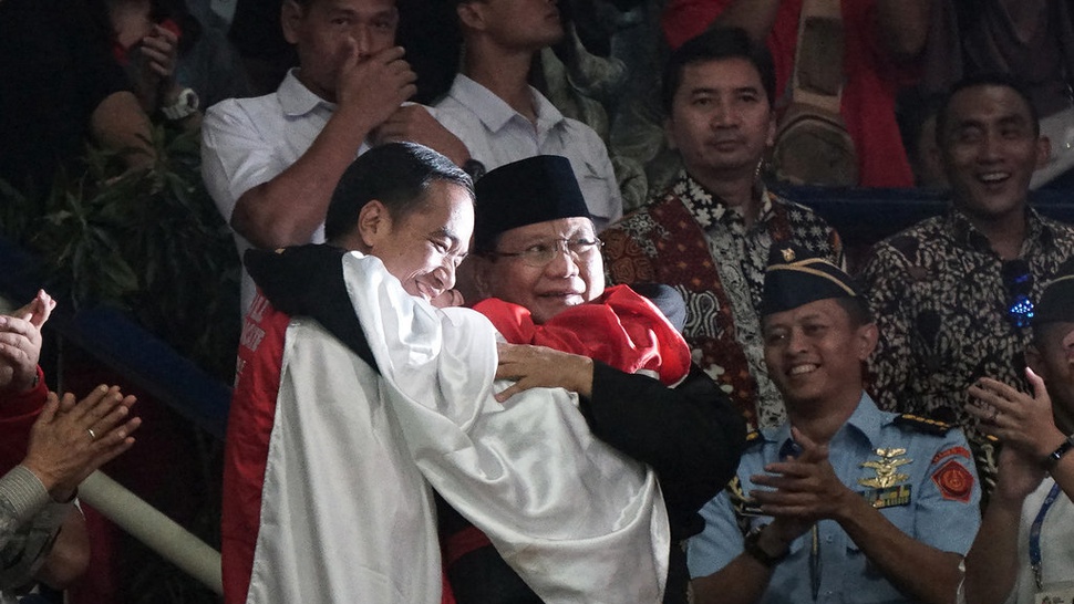Pelukan Jokowi-Prabowo Menebus Kerinduan pada Pemilu Damai