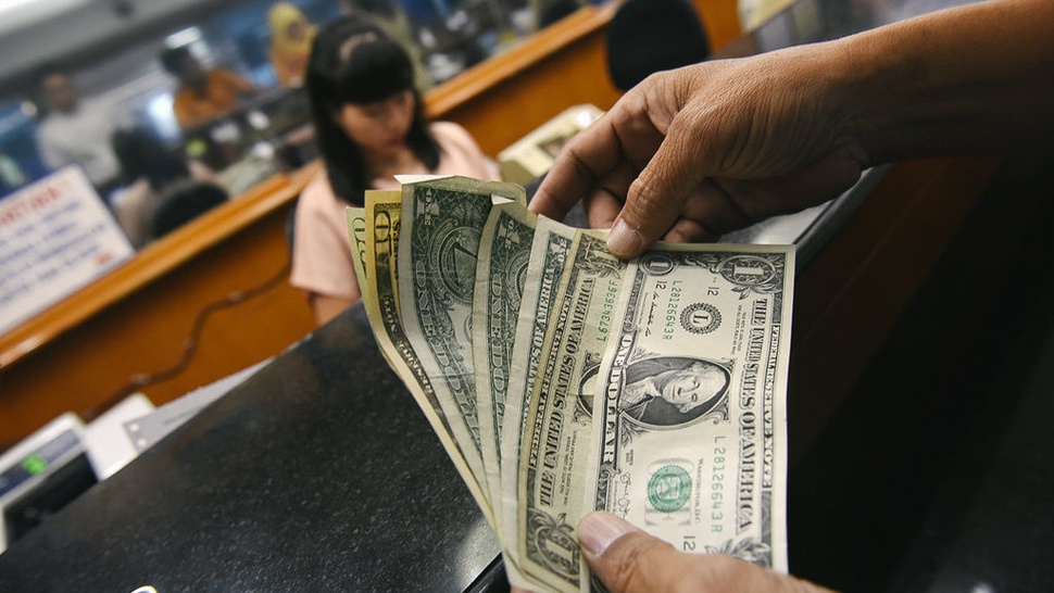 Penyebab Dolar Menguat dan Sentuh Rp15.000 Pada Transaksi Hari Ini