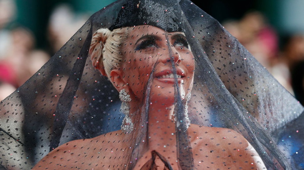 Lady Gaga & Celine Dion Hapus Lagu Kolaborasi dengan R Kelly