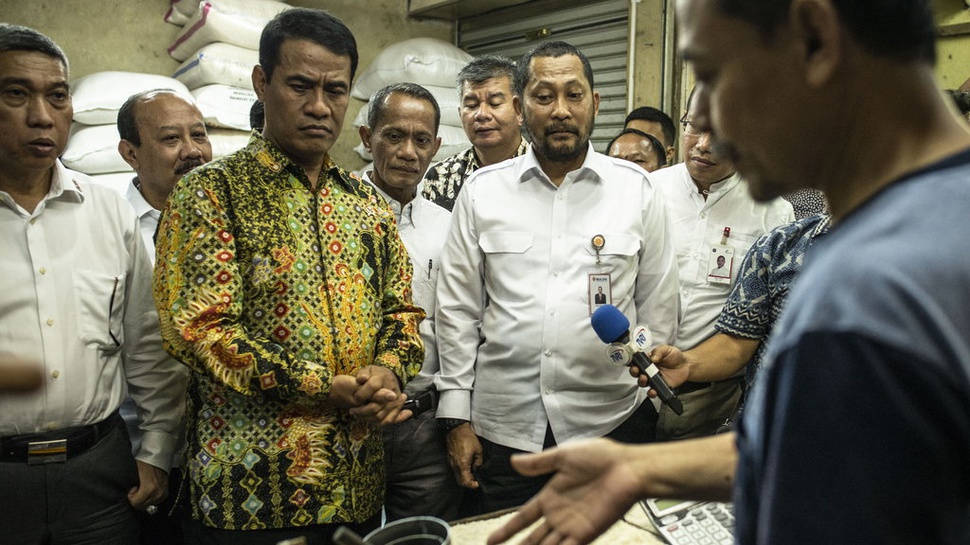 Buwas vs Enggar: Bukan Pembantu Jokowi Pertama yang Bertengkar