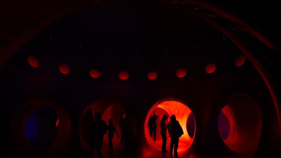 Luminarium Trilumin, Labirin Cahaya karya Alan Parkinson