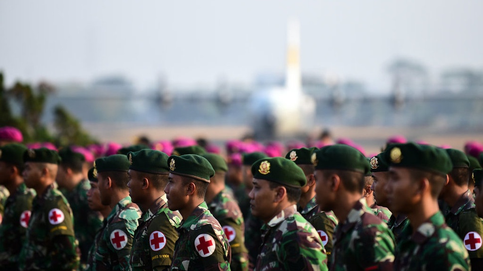 TNI Berangkatkan Pasukan Bantuan Untuk Tsunami Palu