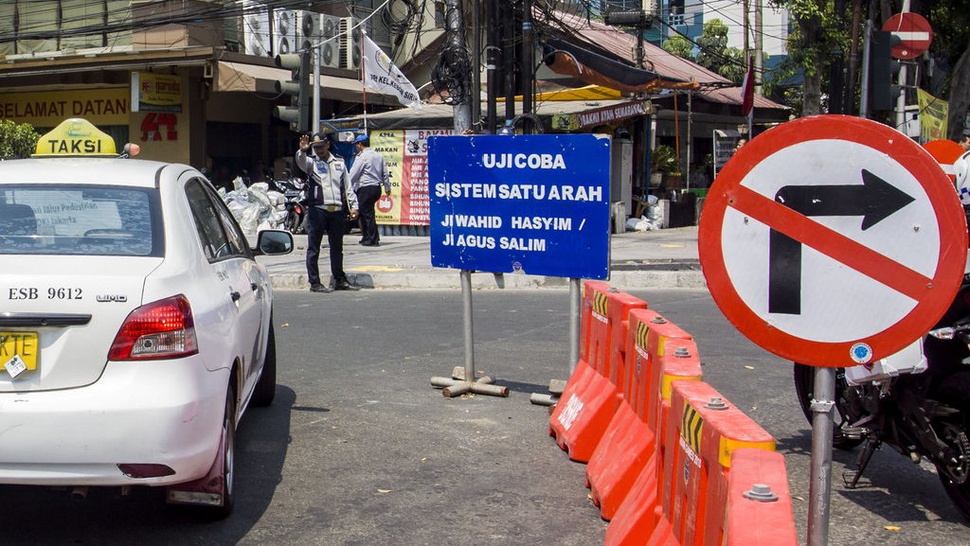 Simak Rekayasa Lalu Lintas Imbas Pembangunan JPO Dewi Sartika