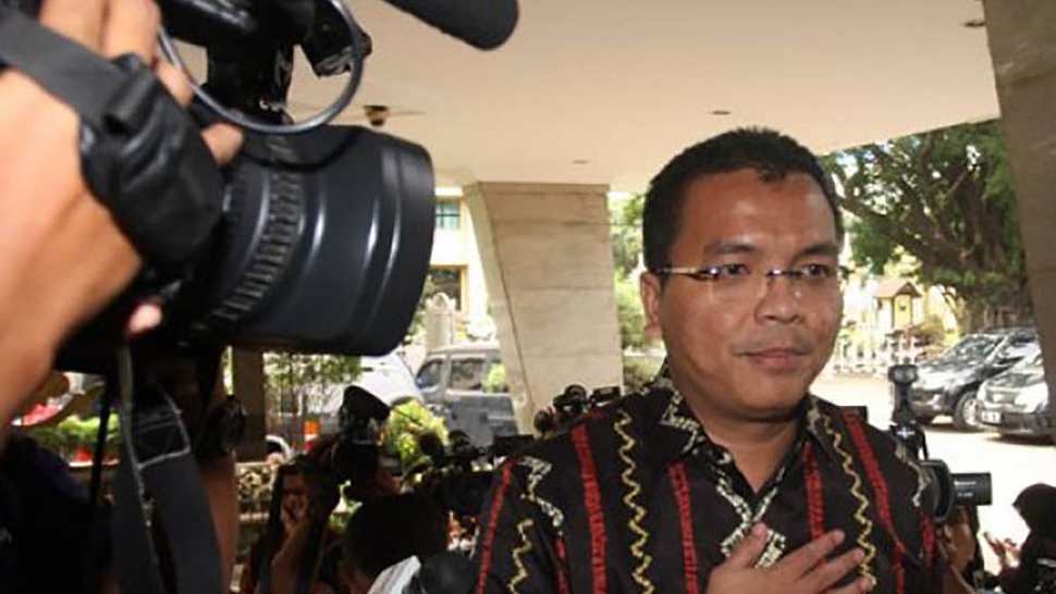 Denny Indrayana Prediksi MKMK Berhentikan Ketua MK Anwar Usman