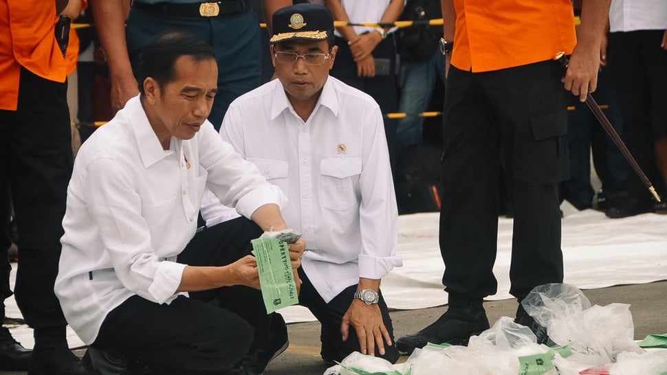 Jokowi Tinjau Hasil Evakuasi Lion Air JT-610