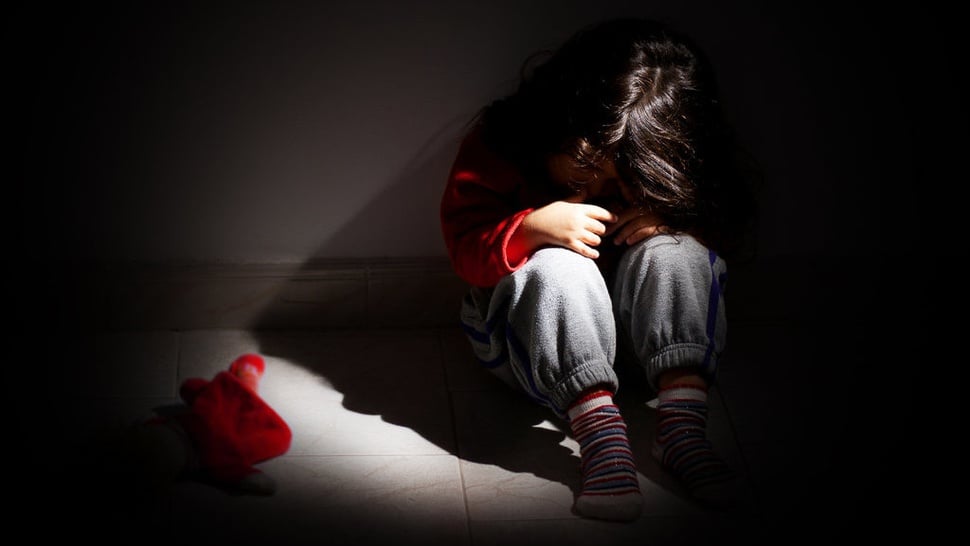 Childhood Trauma: Kenali Penyebab & Cara Mengatasi Trauma pada Anak