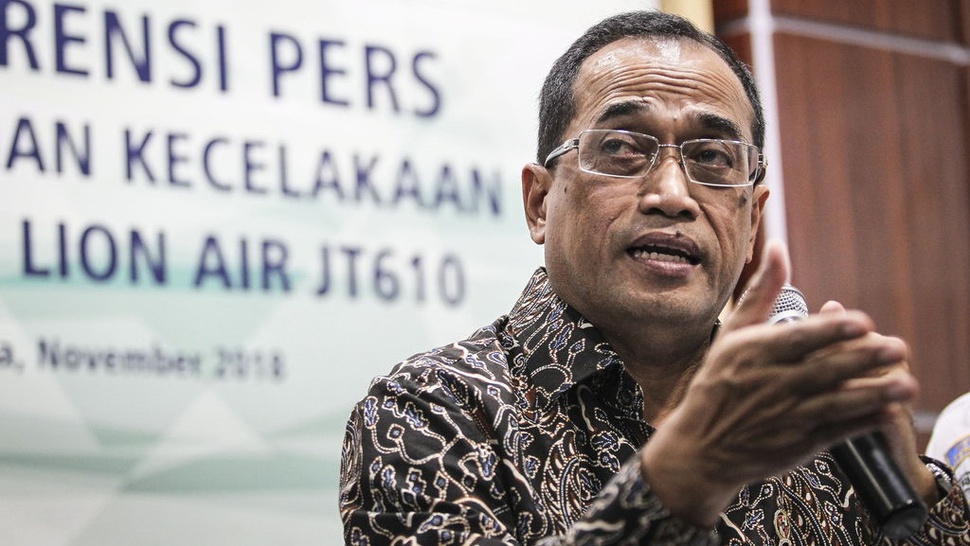 Respons Menhub Budi Soal Garuda Indonesia Turunkan Harga Tiket