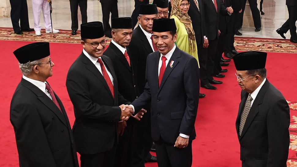 Gelar Pahlawan Zaman Jokowi: Politis dan Bias Agama