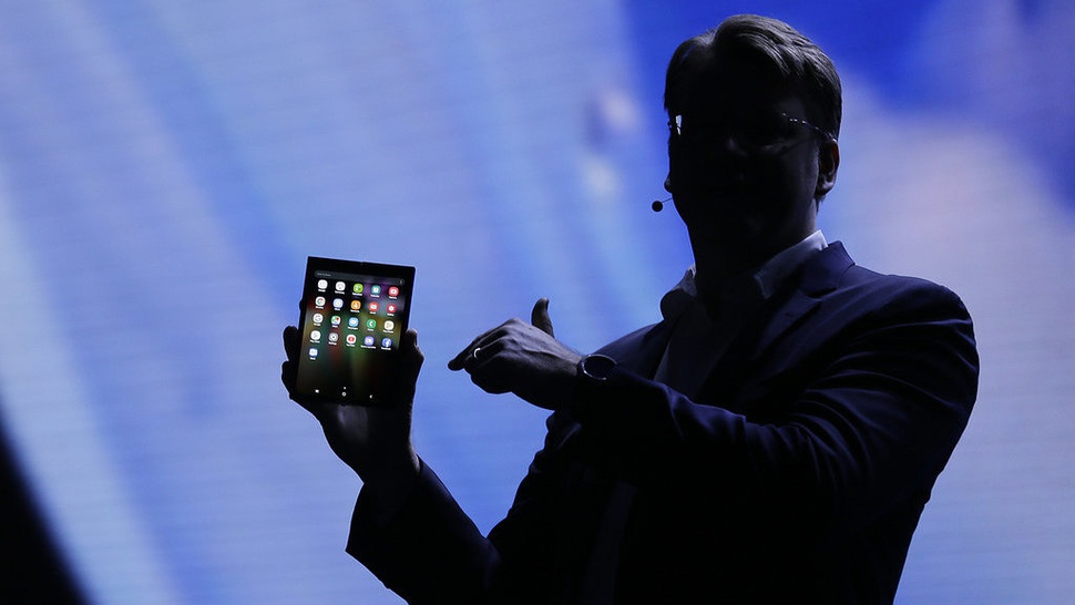 Smartphone Layar Lipat Samsung Hanya Mendukung Satu Lipatan