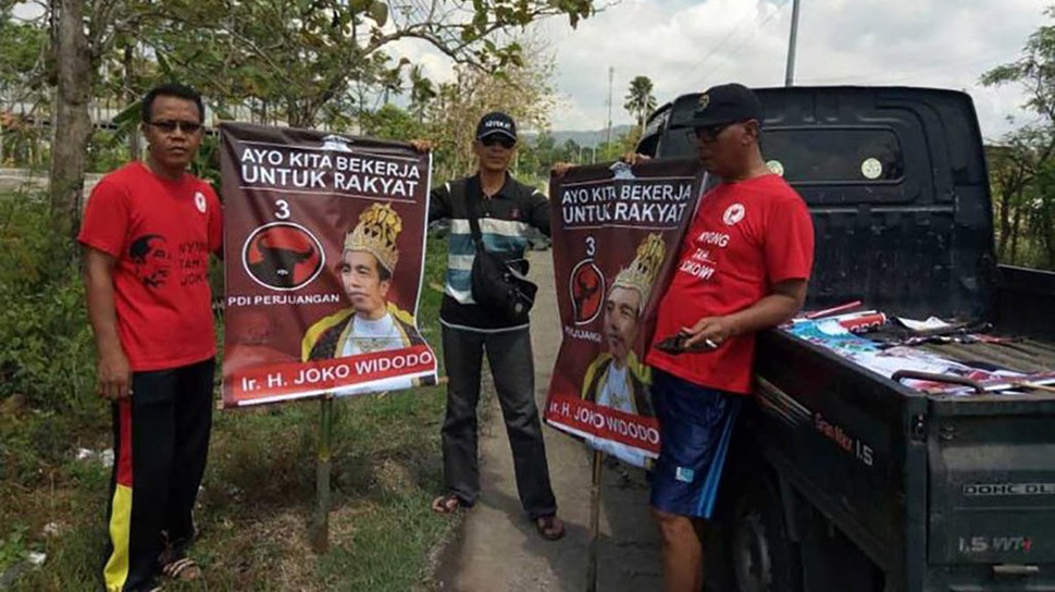 PDIP Curiga Poster Jokowi Bermahkota Produk Kelompok Musuh