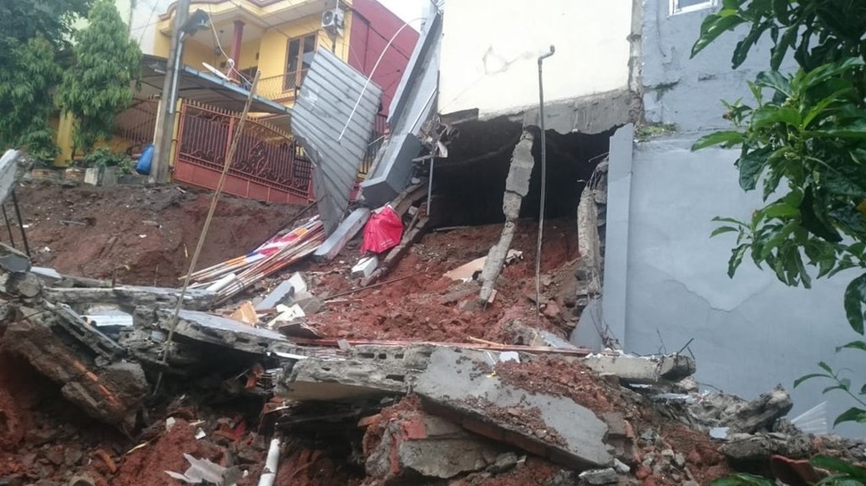 Longsor Terjadi di Kalisari Jaktim, BPBD DKI: Satu Rumah Rusak
