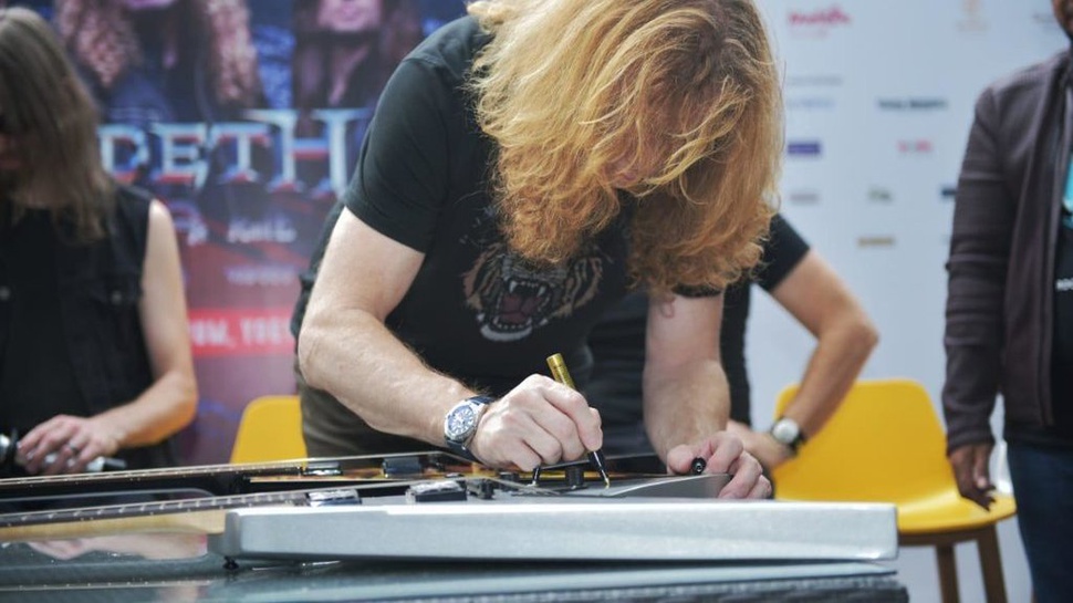 Gitar Megadeth akan Dilelang untuk Gempa Palu pada 30 November 
